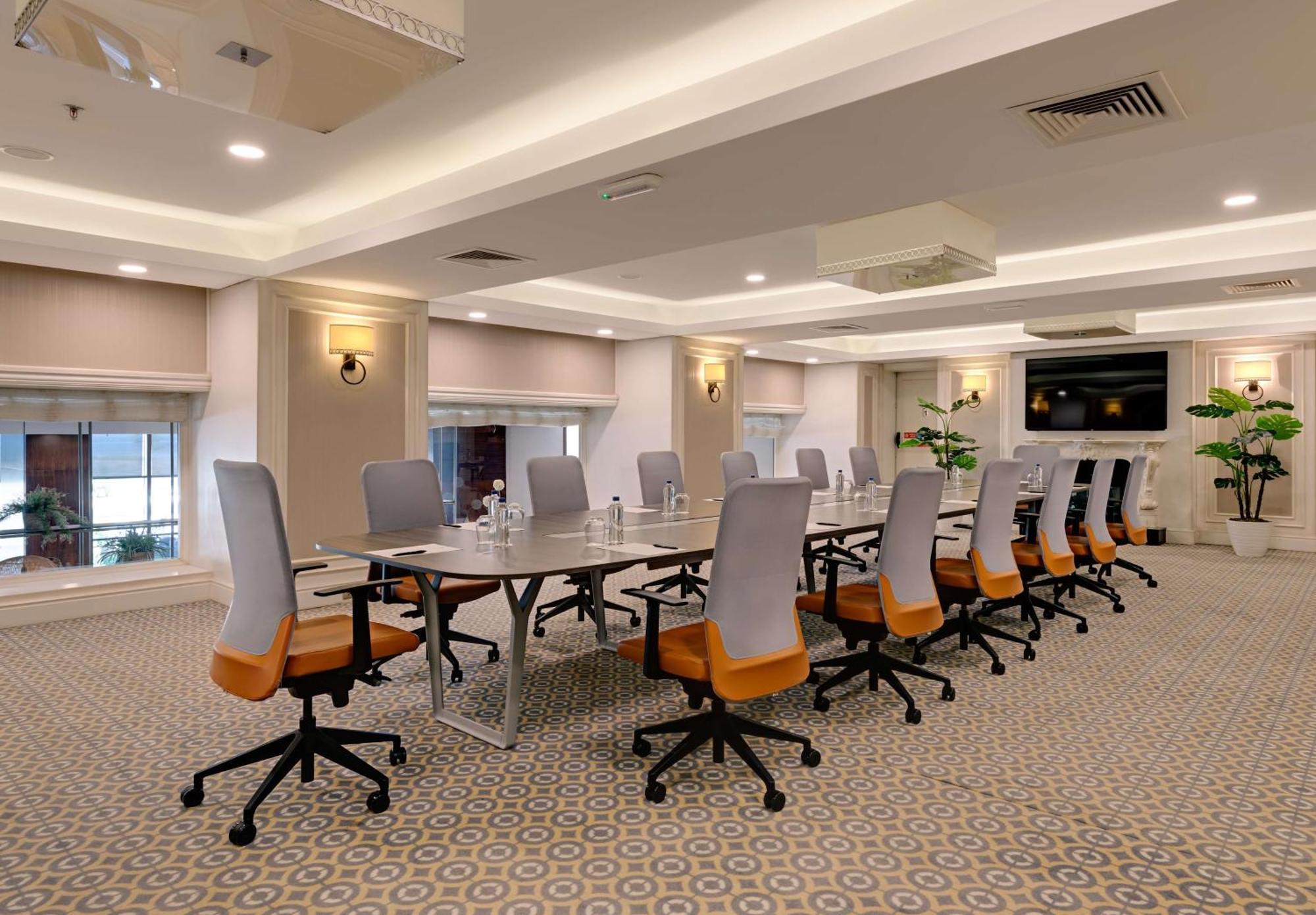 Doubletree By Hilton Van Exterior foto